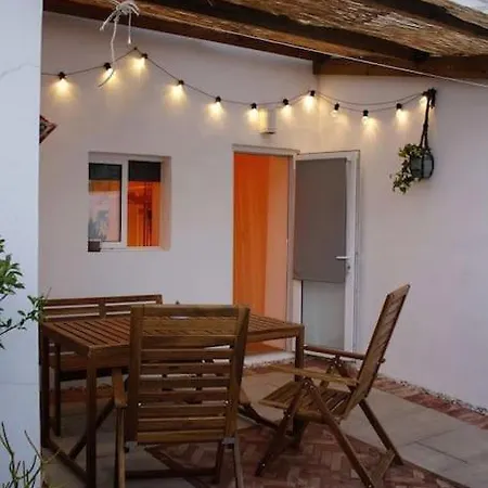 Cozy Townhouse With Patio Apartman *